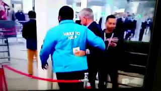 Моуриньо позорно упал Моуриньо позорно упал