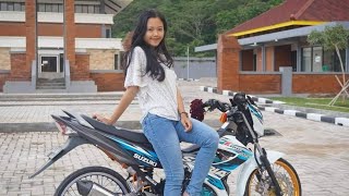 MODEL CANTIK SATRIA FU JARI JARI