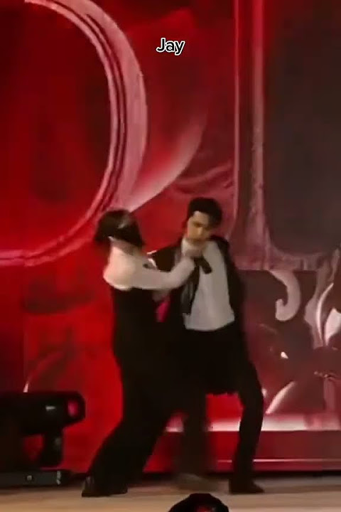 The way they be gripping their waist 😭😭 #enhypen #biteme #jungwon #heeseung #sunghoon