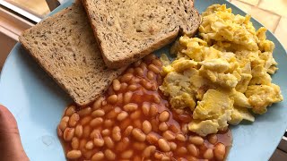 Scrambled Eggs, Baked Beans and Toast! One Year of a Food Videos Day 7 #everydays #goengland!