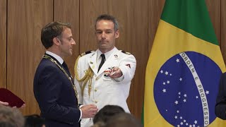 Emmanuel Macron remet la légion d'honneur à la première Dame brésilienne | AFP Images