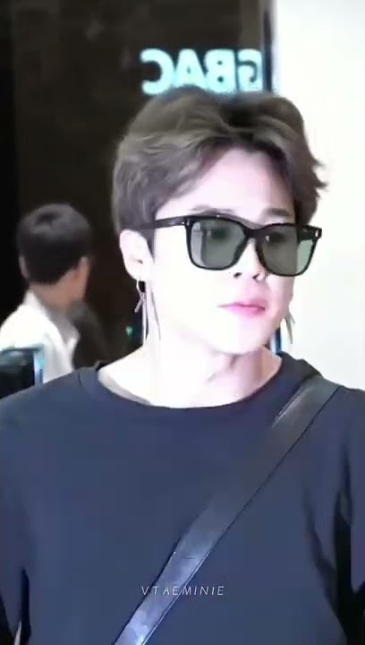 jimin walking like a super model #jimin #parkjimin #지민 #bts