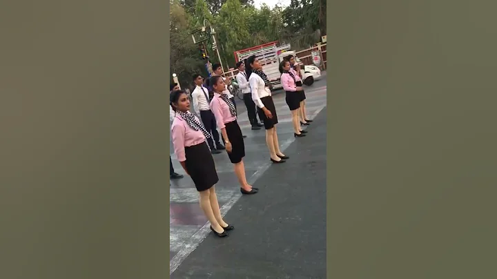 First Ever Initiative by Trainee Air Hostess to Improve Traffic Safety in Indore - DayDayNews