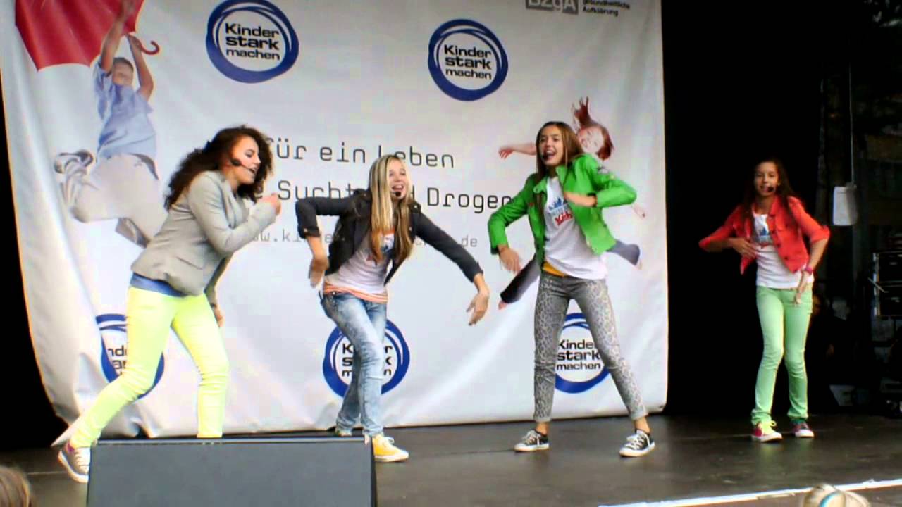 Tanzalarmkids singen Fantastisch und eine kleine Fli- Fla - Flunkerrei - Köln