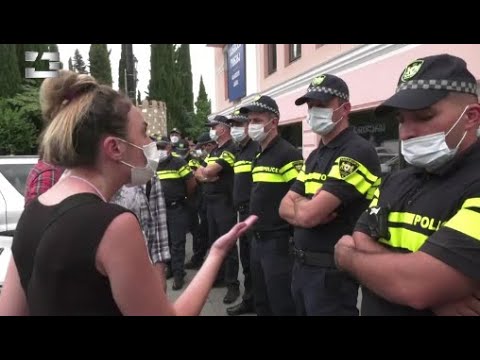 \"ოცნების\" პოლიტსაბჭოს სხდომა აქცია-პერფორმანსის ფრონზე- აქციის მონაწილეების უცვლელი მოთხოვნები