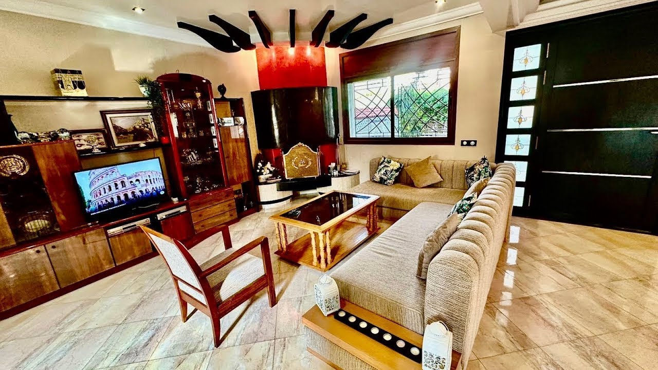 فيلا للبيع هرهورة سيد العابد . مصلوحة طابق تحت ارضي وأرضي طابق اول وسطح موقع ممتاز ثمن قابل للتفاوض 