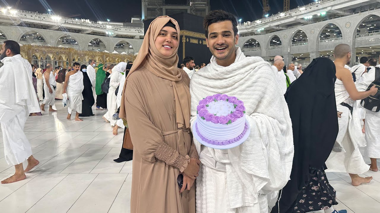 ALLAH Kay Ghar Main Apni Nikkah Anniversary Celebrate Ki 🥰 | Kanwal Ko Moun Manga Gift Diya