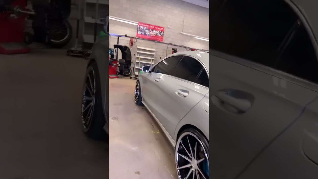Check this insane setup on this Mercedes