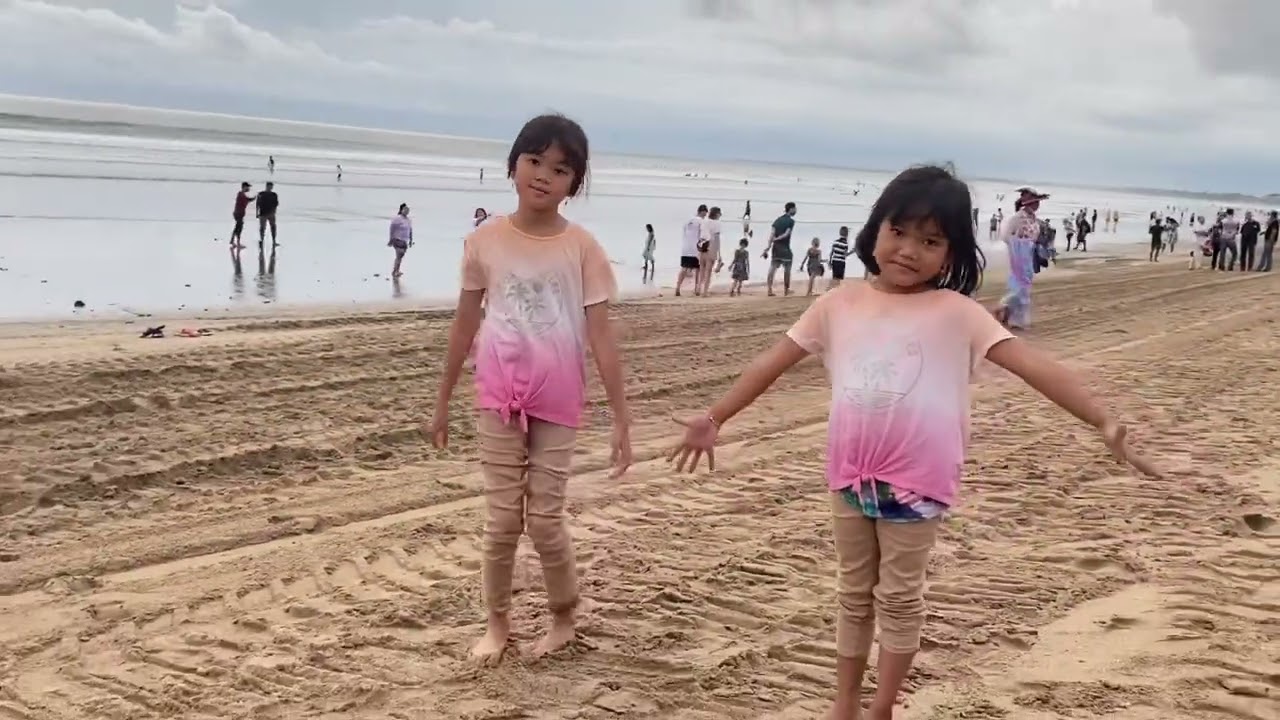 Jalan-Jalan Ke Pantai Kuta Bali