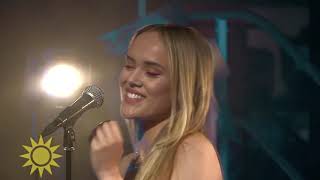 Amwin Dua Lipa - Live Nyhetsmorgon Tv4