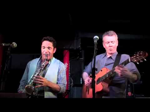 Peter White and Dave Koz Unplugged- playing "Here We Go"- Pizza Express 2012 - YouTube