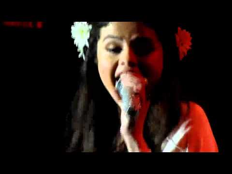 Selena Gomez sings "Love you like a love song" LIVE @ Best Buy Theater NYC.
