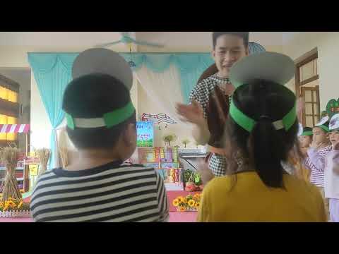 Video Lớn lên cháu lái máy cày - Thầy Bách mầm non - Dạy vận... - youtube