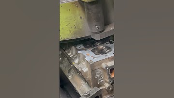 The most satisfying video you will watch today, surfacing operation of an engine block 👷⚙️