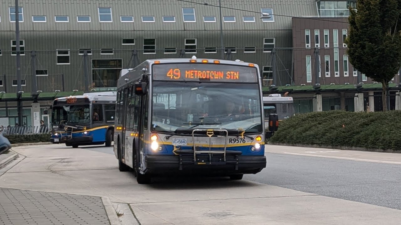 Translink CMBC 9576 on the 49 to Metrotown station - YouTube