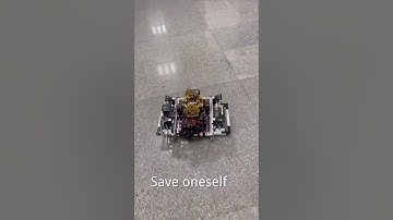 Design of self balancing robot based on PD LQR control algorithm and adaptive center of gravity
