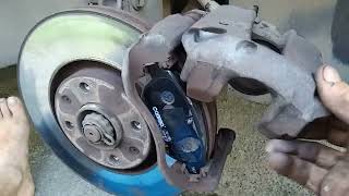 troca das pastilhas dianteira do C4 Pallas