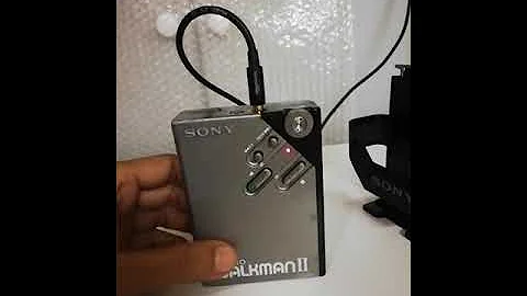 Vintage Sony walkman ll 1982