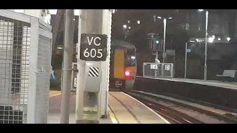 Here is the class 377 in Clapham Junction Sunday 4 December 2022