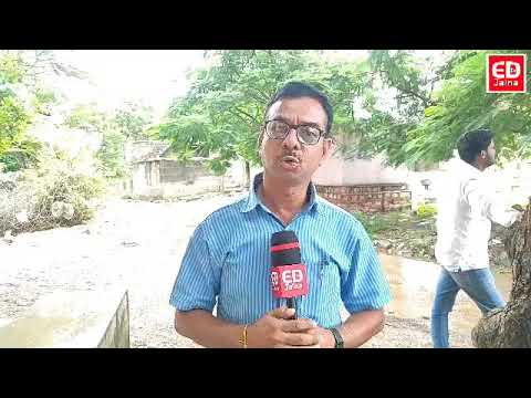 महिलांची इज्जत राखण्यासाठी दीड एकर शेत आणि बायकोचं मंगळसूत्र विकून गावात बांधलीत दीडशे शौचालय