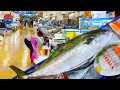 [4K] A lively NoryangJin Fisheries Wholesale Market, where sea fishes swim in stores on Seoul Korea