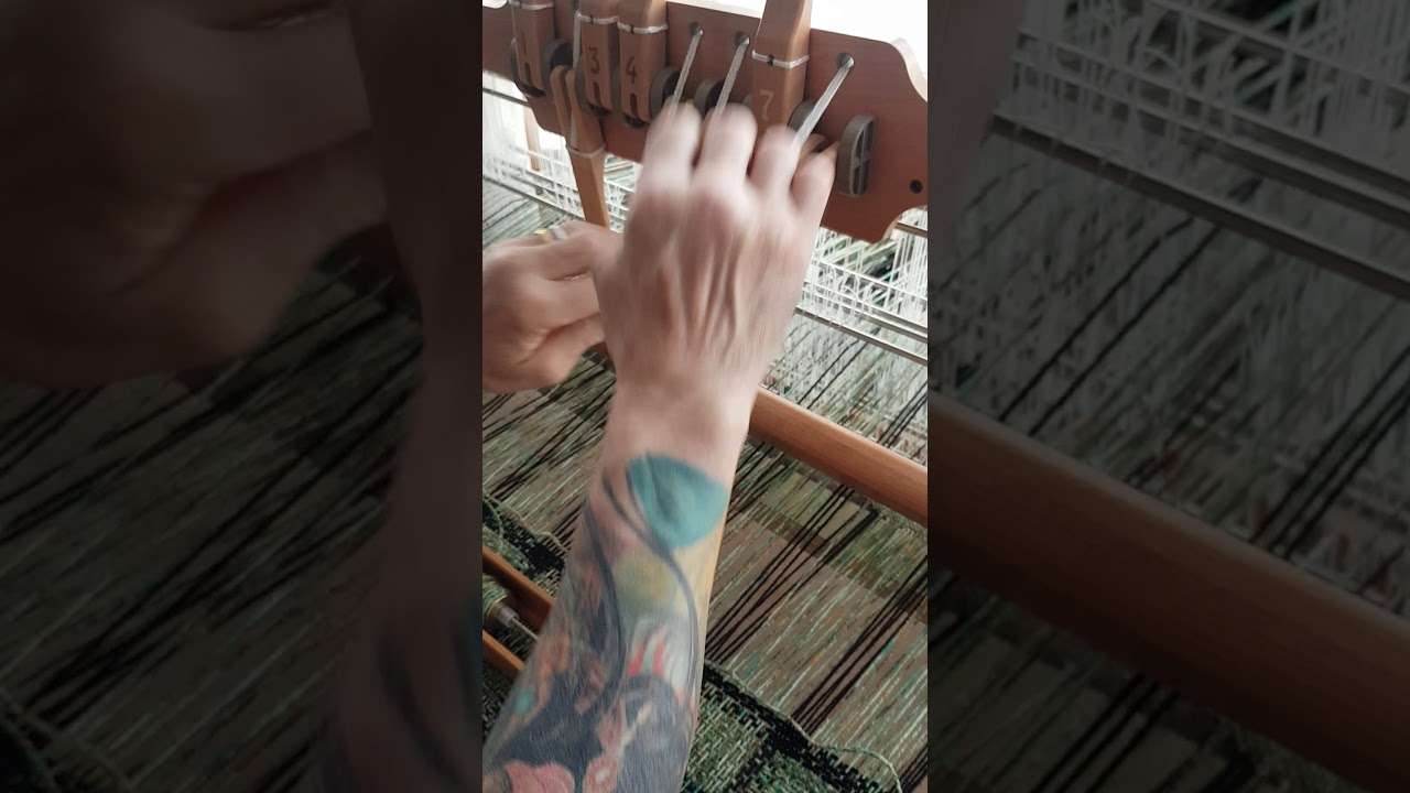 Adding a shuttle race to a ashford table loom