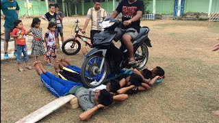 Atraksi Pencak Silat SMKN 6 Pangkep. Di Injak Motor ?!  | Tapak Suci, PSHT, Margaluyu, Merpati Putih screenshot 2