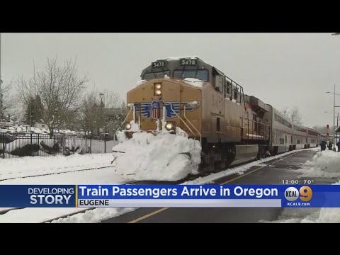 Video: Stuck Amtrak In Oregon Juna Palaa Lopulta Eugene, Oregon