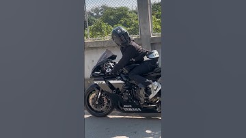 Yamaha R1 #black #yamahar1 #r1 #agvhelmets #nike #loud #shorts @AbhishekmishraR15v3