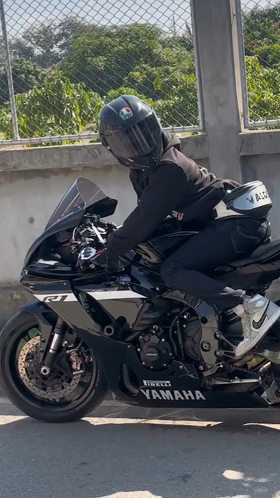 Yamaha R1 #black #yamahar1 #r1 #agvhelmets #nike #loud #shorts @AbhishekmishraR15v3