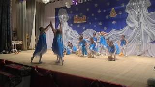 Танцевальная студия Каприз в Азовской. Танец Снится сон, приуроченный ко Дню матери.