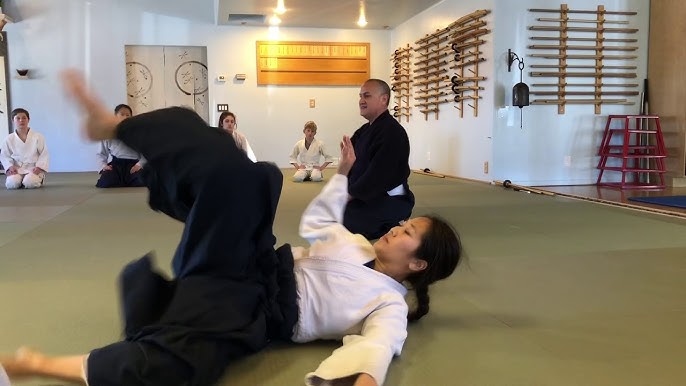 Knife defenses: Death by Disarm – Aikido Journal