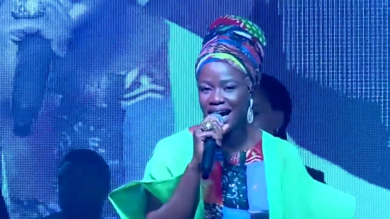  #AkorinIhinrere : Sola Allyson Singing C&S Songs
