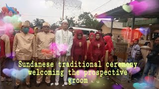 Upacara adat Sunda Kalung Bunga