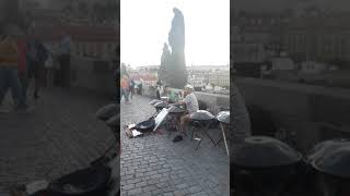 Pragda Ilginç Enstrümansesi Enteresan