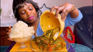 African food mukbang/cow skin +mackerel fish okra soup mixed with vegetable and Fufu/mukbang bang