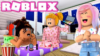 Bloxburg First Sleepover in Goldie Tree House - Titi is not Invited!