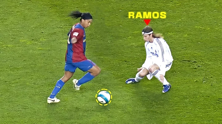 LEGENDARY Skills By Ronaldinho 😲