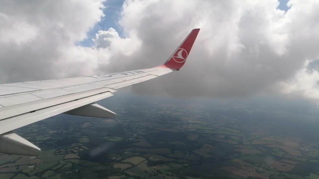 Turkish Airlines Turbulence as plane passes through the clouds - Landing at London Gatwick #airlines