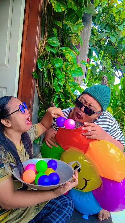 If you don't eat, the security guard will catch you #shorts