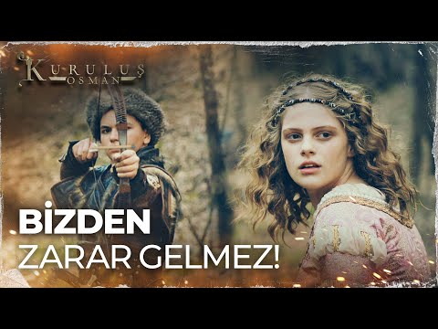 Orhan ve Alaeddin, genç kızı askerlerden kurtarıyor! - Kuruluş Osman 90. Bölüm