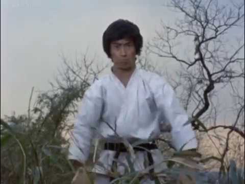 Ultraman Leo - Gen transforms into Ultraman Leo (Episode 3)