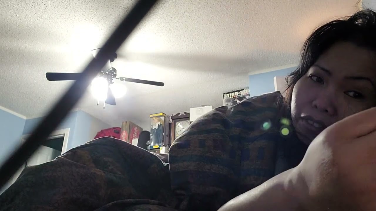 Mommy is very sick! lucky I have kids to massage my back #thesawiczfamilyvlog