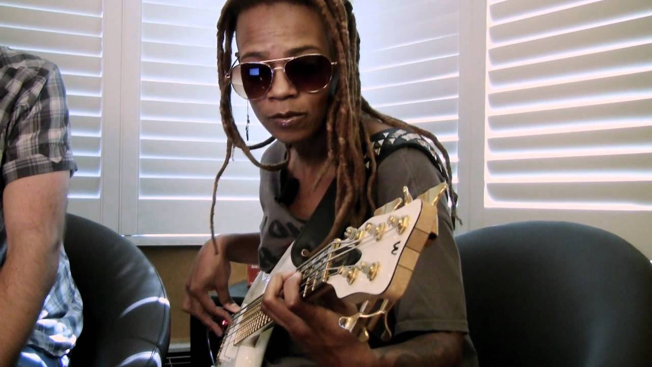 Tc Electronic Artists Artist Divinity Roxx