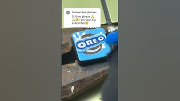 Drawing O for Oreo but on my keyboard!Custom keyboard!
