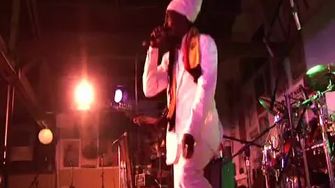 Junior Reid Live en Berkly (FULL)