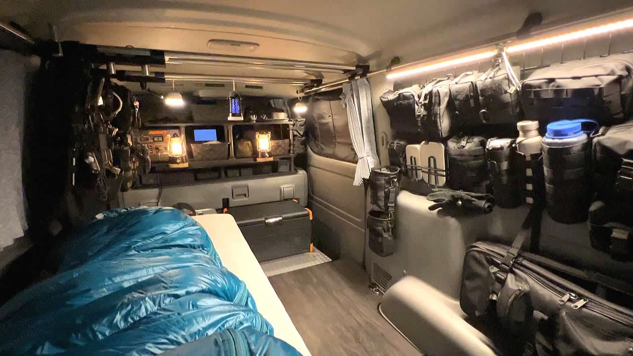 Отдых в секретном автомобильном лагере | На следующее утро небольшой дождь | VanLife | ASMR