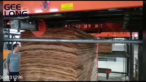 GEELONG Vacuum adsorption automatic veneer stacker with chain lifting