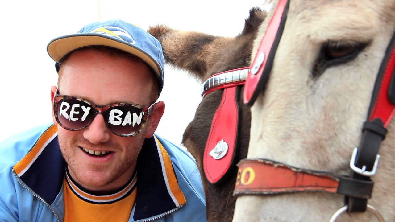 50 Sniffs - Fish Chips and Donkey Ridez (Skegness Summer Holiday)