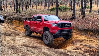 LIFTED NISSAN FRONTIER ON 35's STRUGGLES OFFROAD